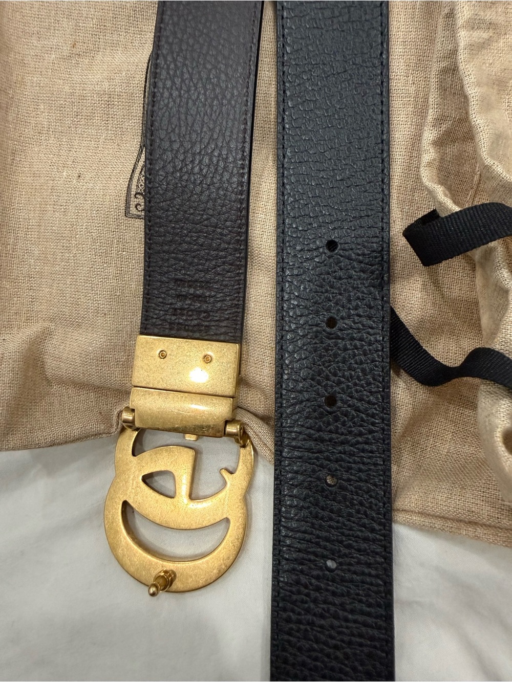 Gucci Black Leather Belt with Gold Double G Buckle - Picture 3 of 4